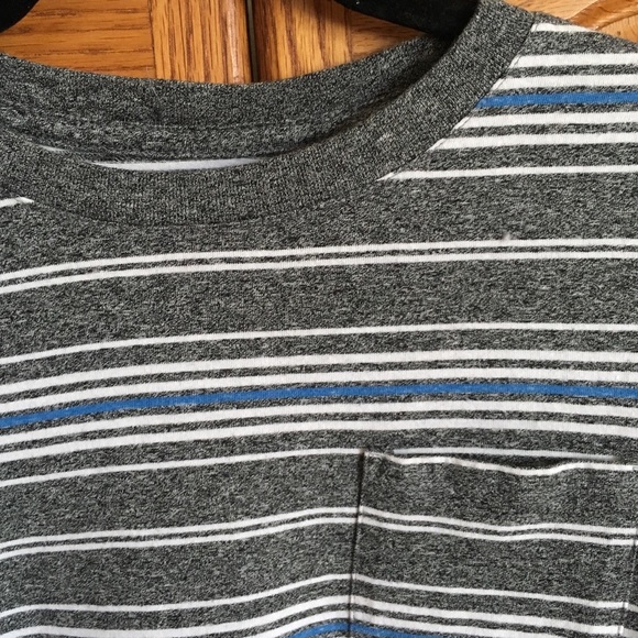 ⭐️💲⬇️ Cat & Jack Boys Striped T-Shirt XL(16) - Picture 2 of 4